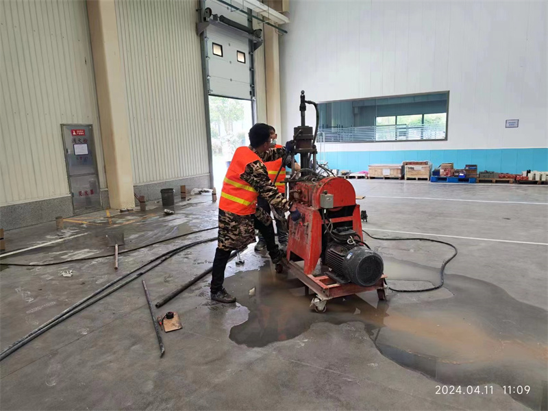 团风厂房地面下沉塌陷注浆加固施工